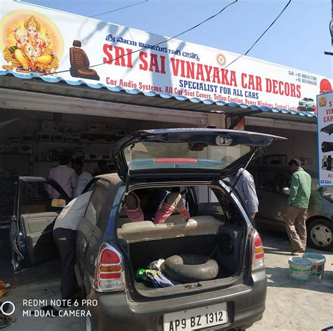 Sri Sai Vinayaka Car Decors